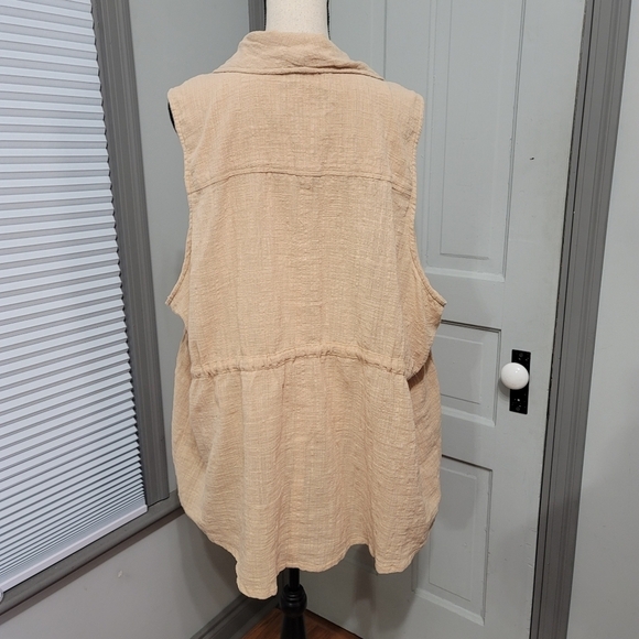 Torrid Gauze Drape Front Vest - Picture 10 of 10